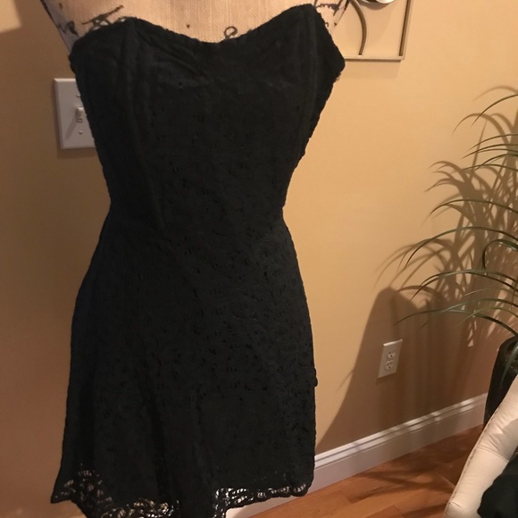 Forever 21 Dresses & Skirts - ❗️❗️price drop❗️❗️Black strapless lace dress